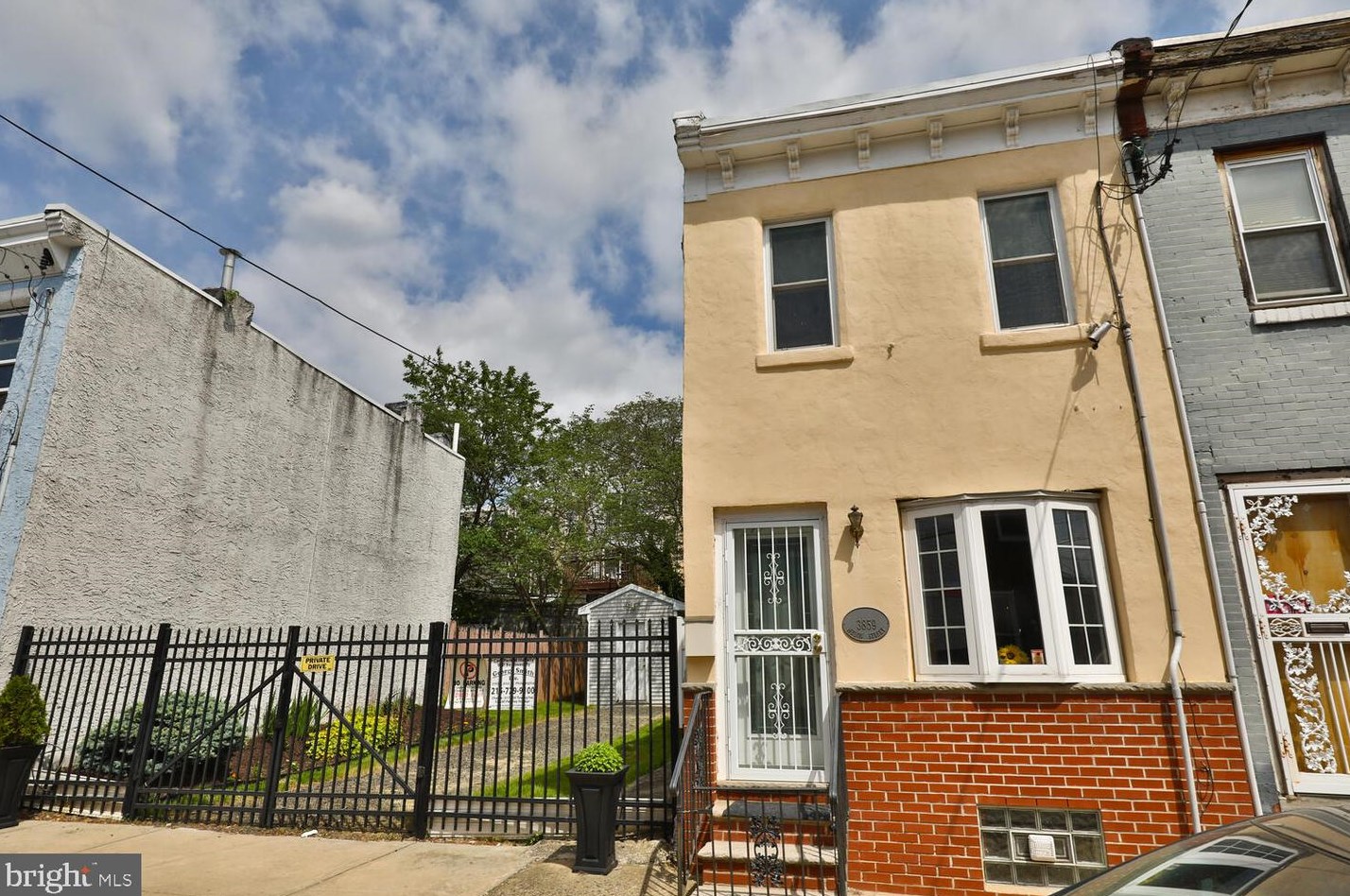3859 Melon St, Philadelphia, PA 19104
