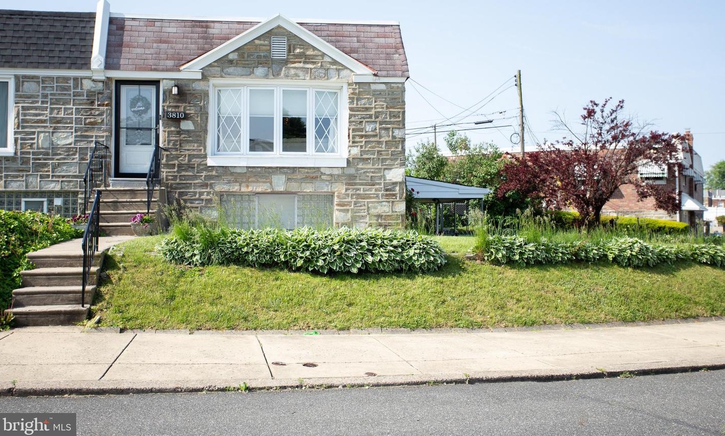 3810 Janice St, Philadelphia, PA 19114-2827