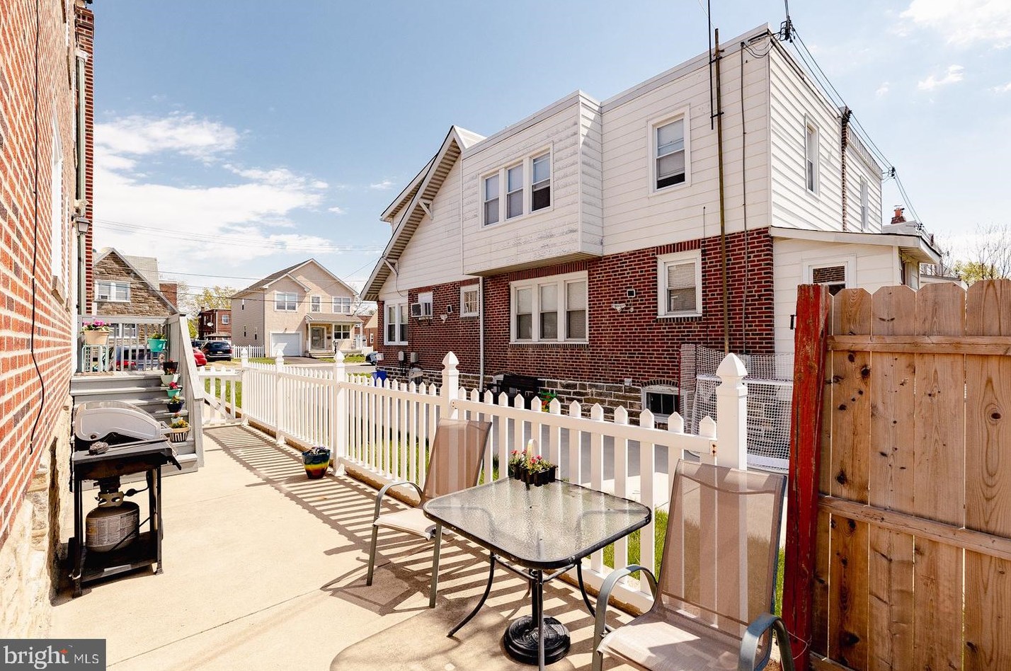 1906 Arthur St, Philadelphia PA 19111-2353 exterior