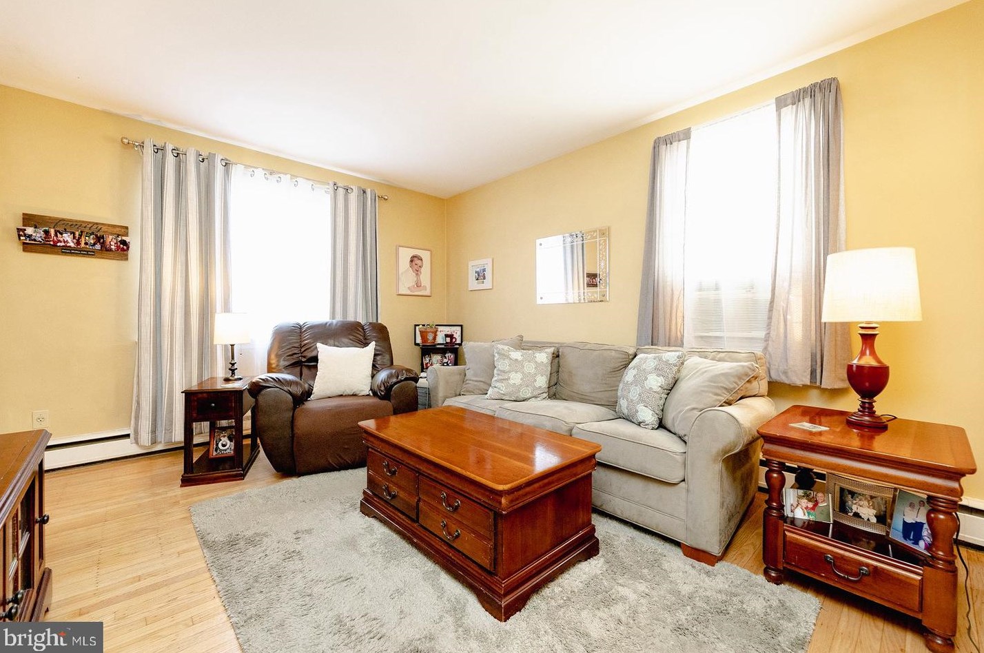 1906 Arthur St, Philadelphia PA 19111-2353 exterior