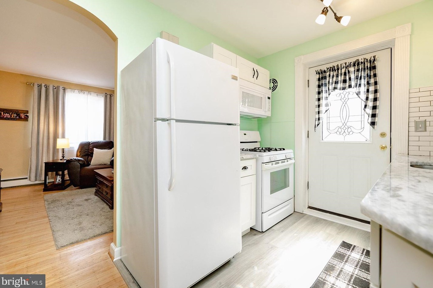 1906 Arthur St, Philadelphia PA 19111-2353 exterior