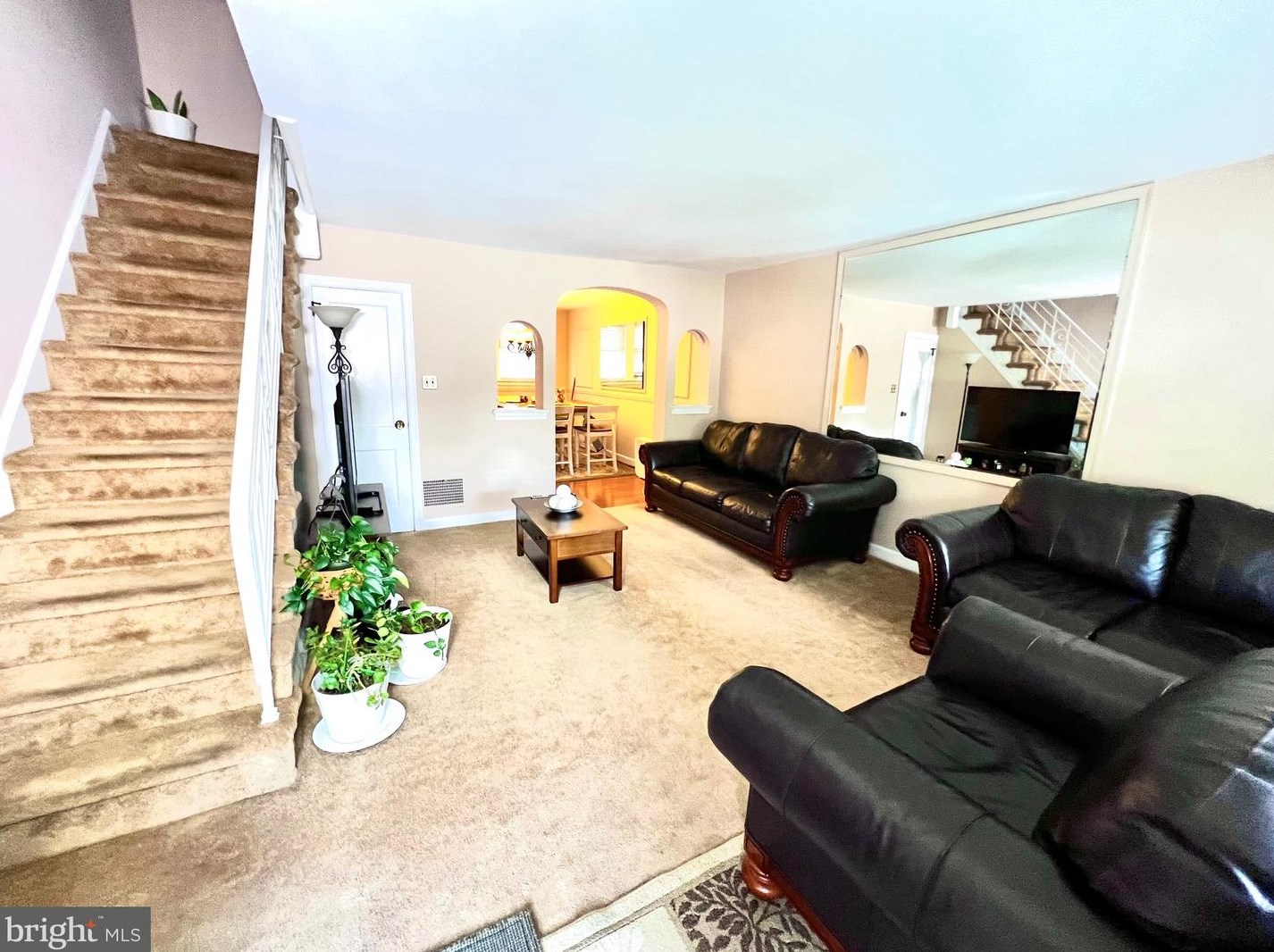 2033 Sanger St, Philadelphia, PA 19124-1534
