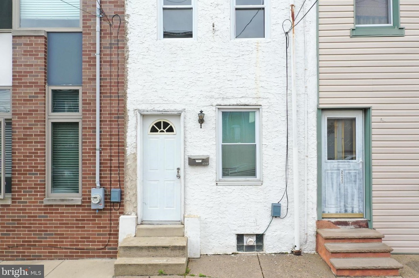 2431 Dauphin St, Philadelphia PA  19125-2903 exterior