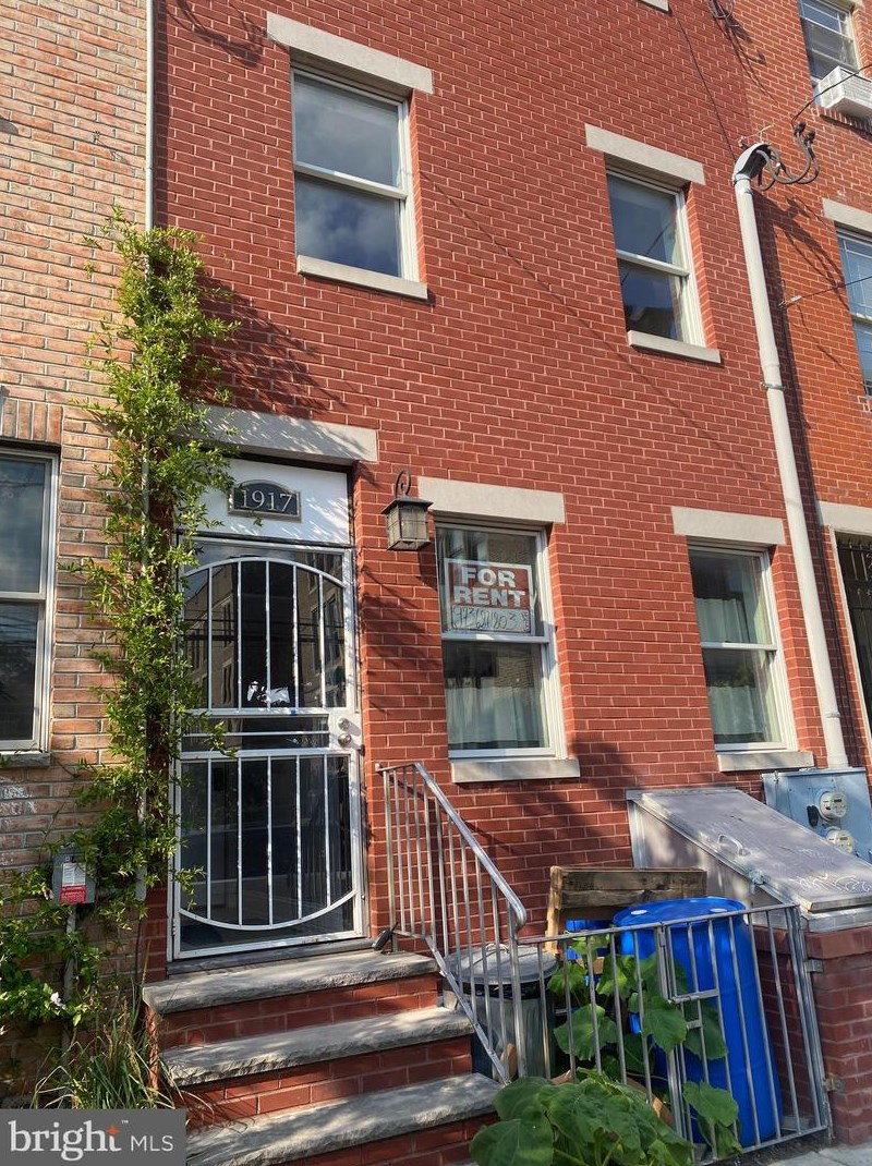 1917 Wharton St, Philadelphia, PA 19146-2931