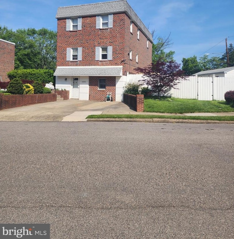 11870 Sewell Rd, Philadelphia, PA 19116-2508