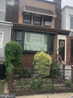 7002 Wheeler St, Philadelphia, PA 19142-1731