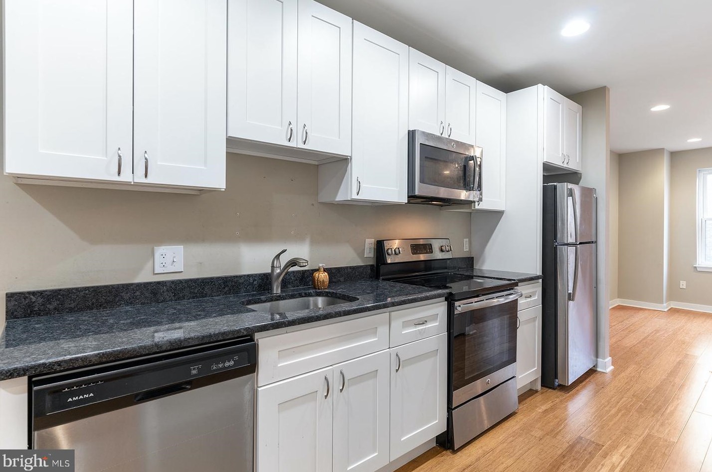 616 S 4th St #2f, Philadelphia, PA 19147