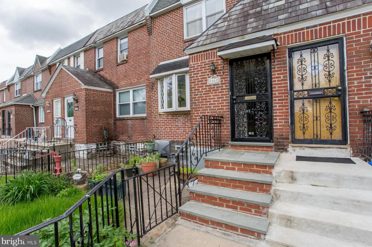 8562 Provident Rd, Philadelphia, PA 19150-1606