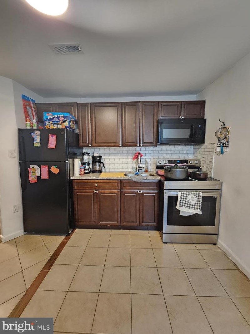 565 Van Kirk St, Philadelphia PA 19135-4011 exterior