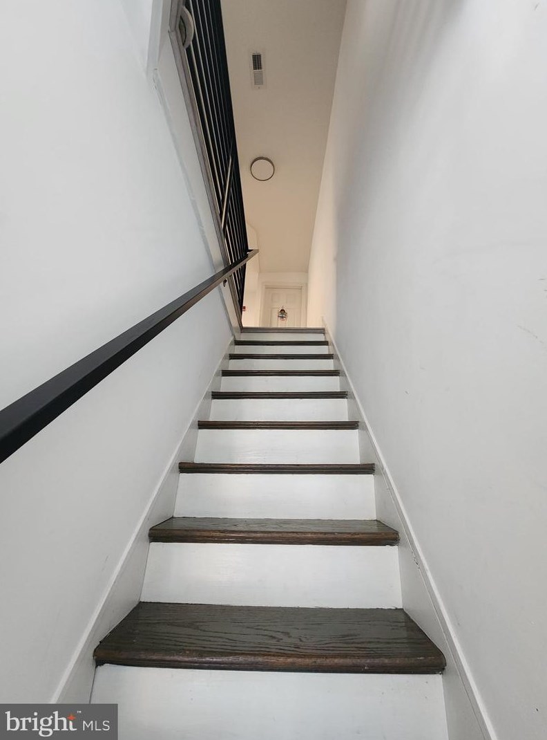 565 Van Kirk St, Philadelphia PA 19135-4011 exterior