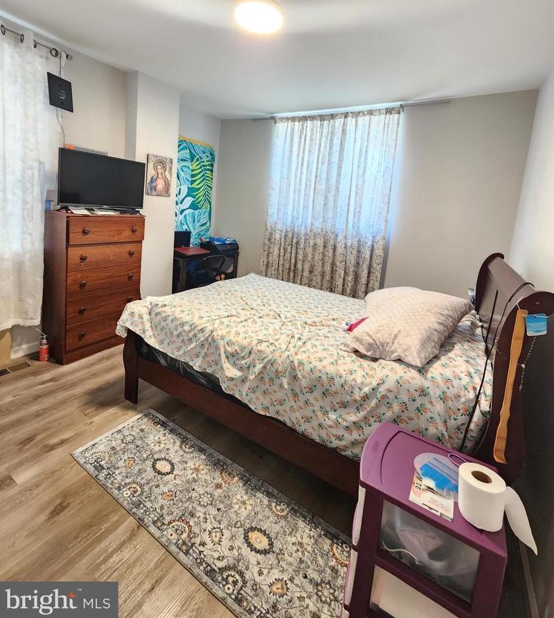 565 Van Kirk St, Philadelphia PA 19135-4011 exterior