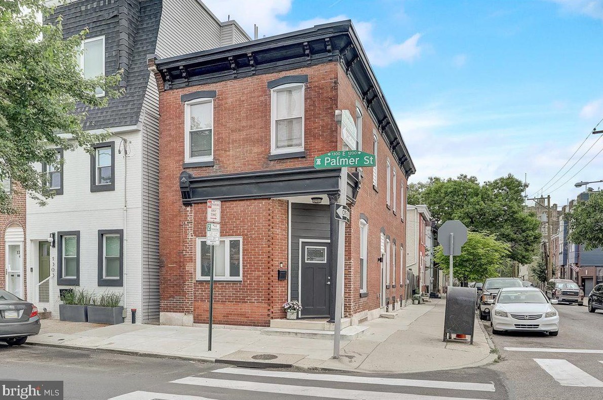 1301 Palmer St, Philadelphia, PA 19125-3320