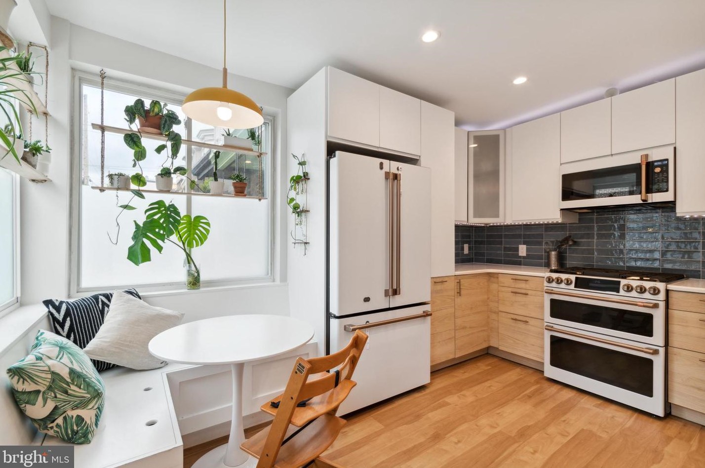 2717 Parrish St, Philadelphia PA  19130-1201 exterior