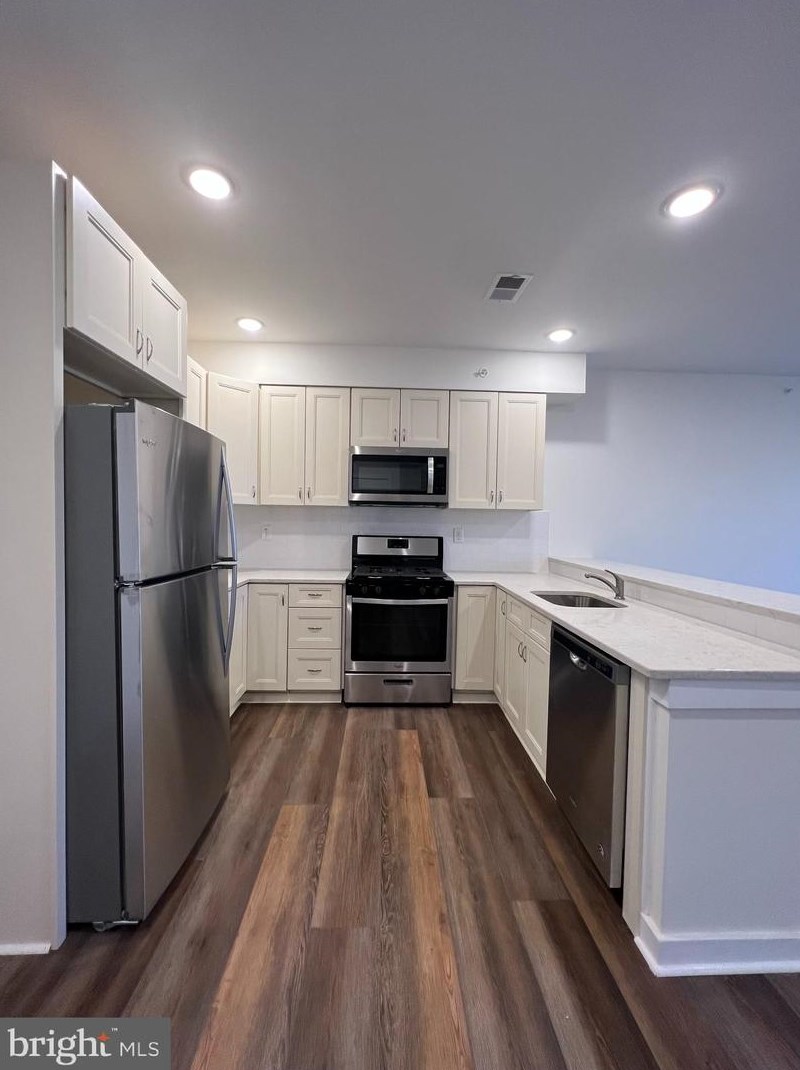 541 N Orianna St #2a, Philadelphia, PA 19123