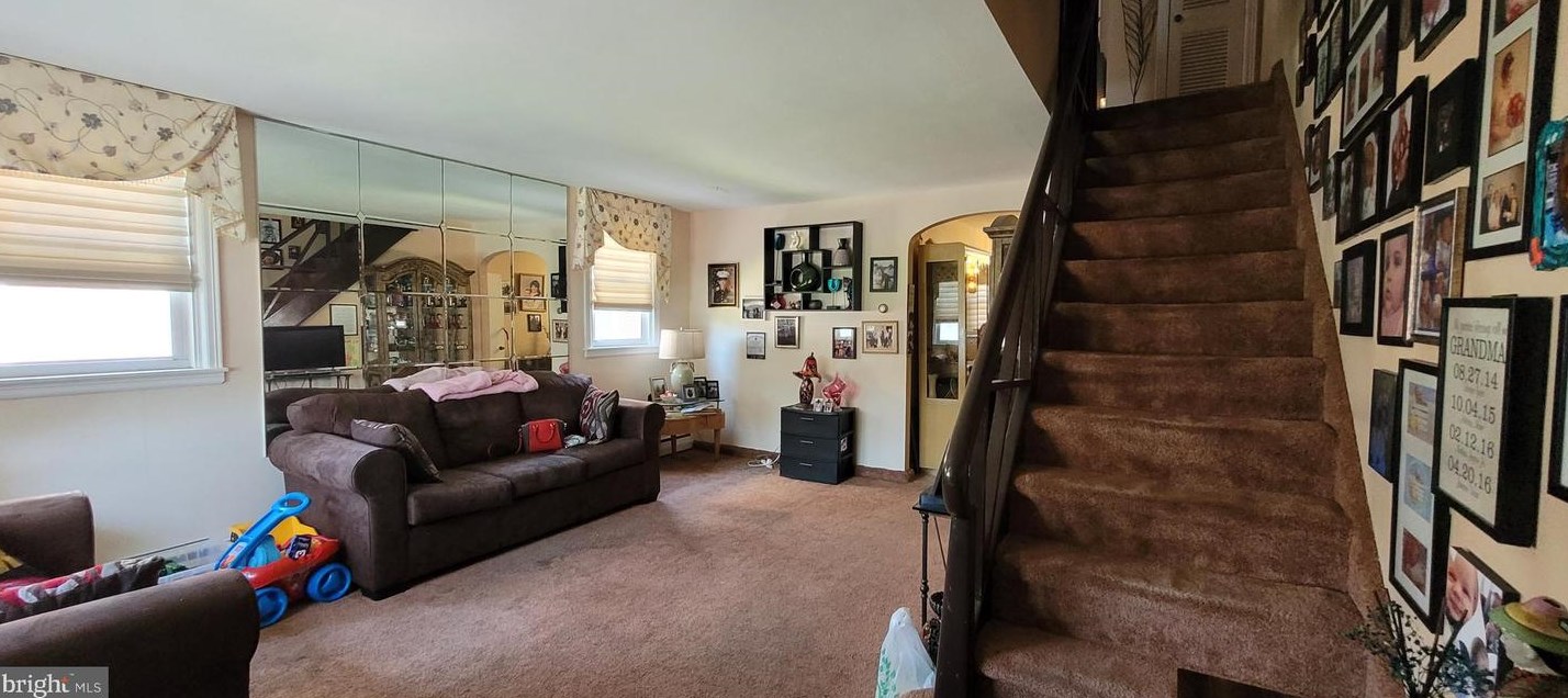 1849 Benson St, Philadelphia PA 19111-1930 exterior