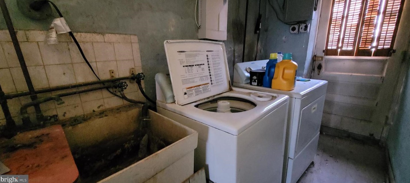 1849 Benson St, Philadelphia PA 19111-1930 exterior