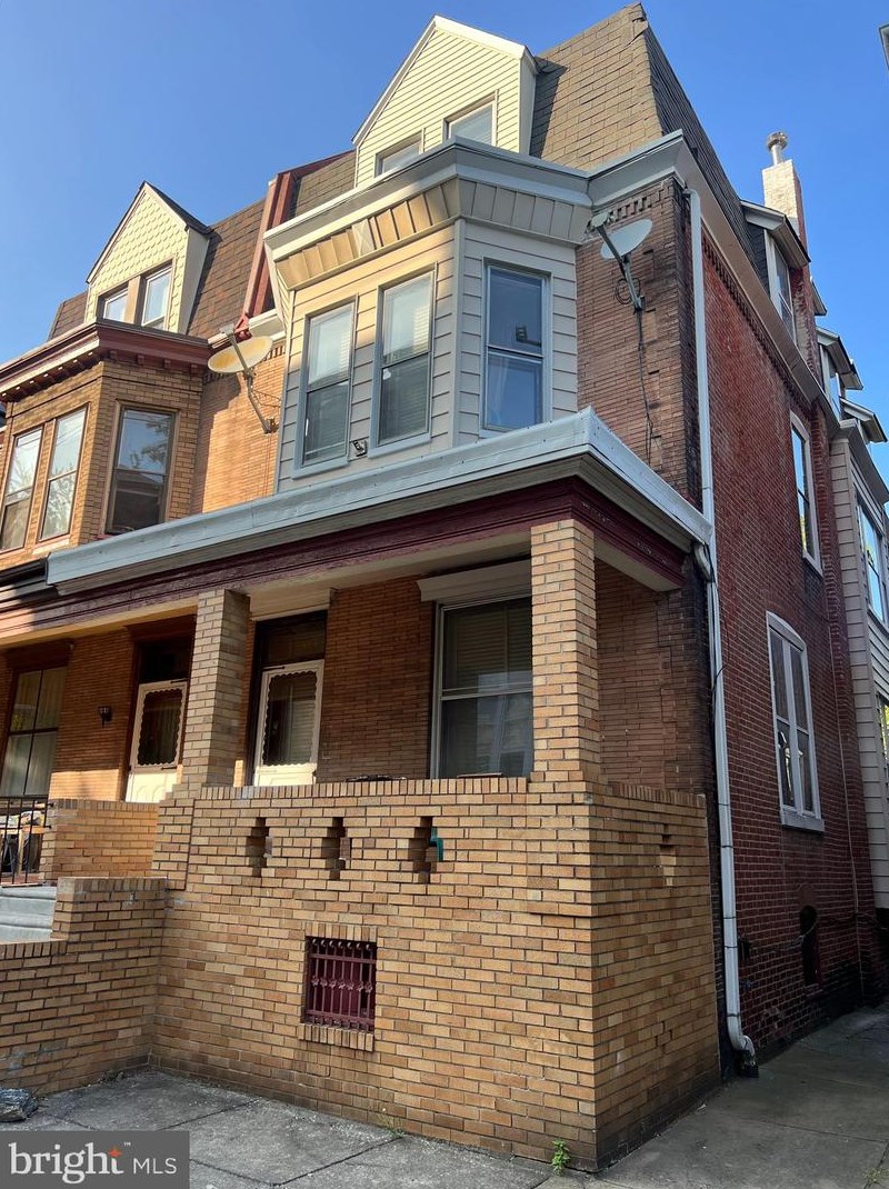 923 Farragut St, Philadelphia, PA 19143-3606