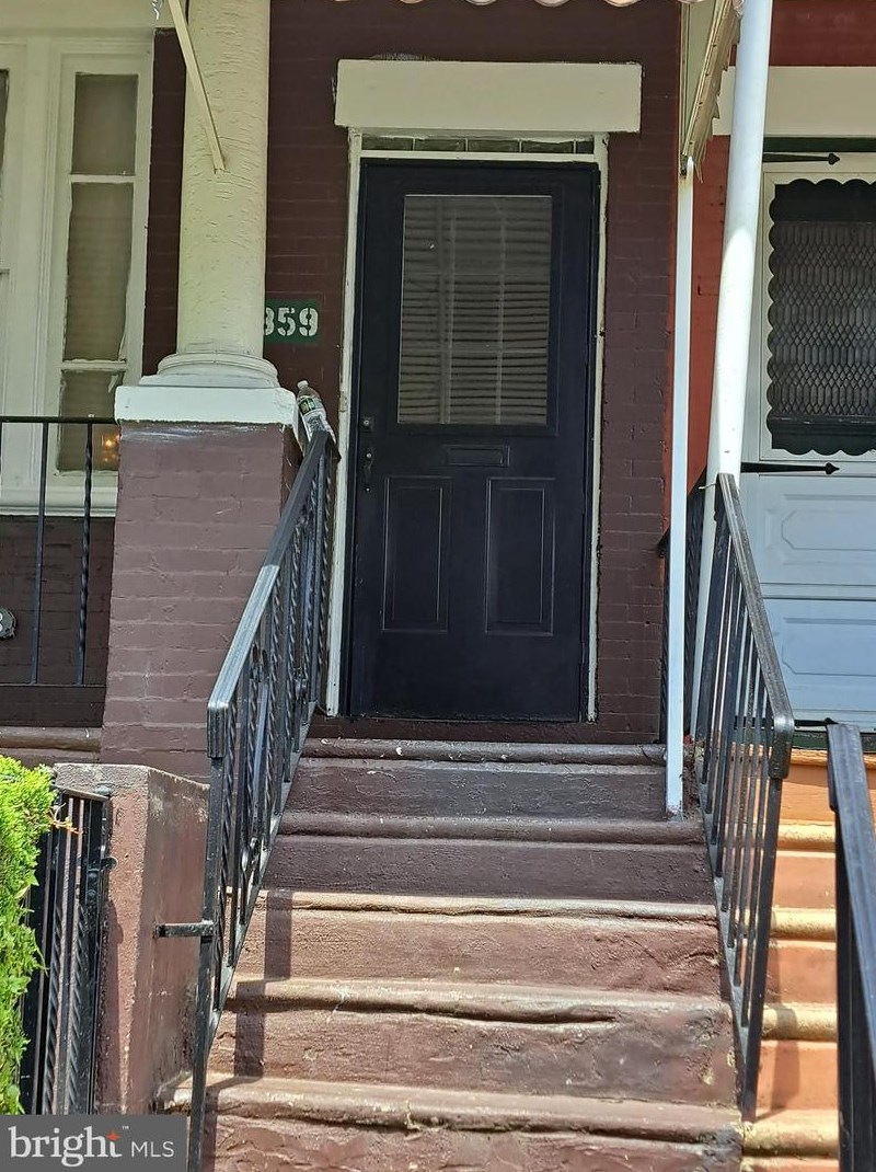 3859 Pennsgrove St, Philadelphia, PA 19104-1109