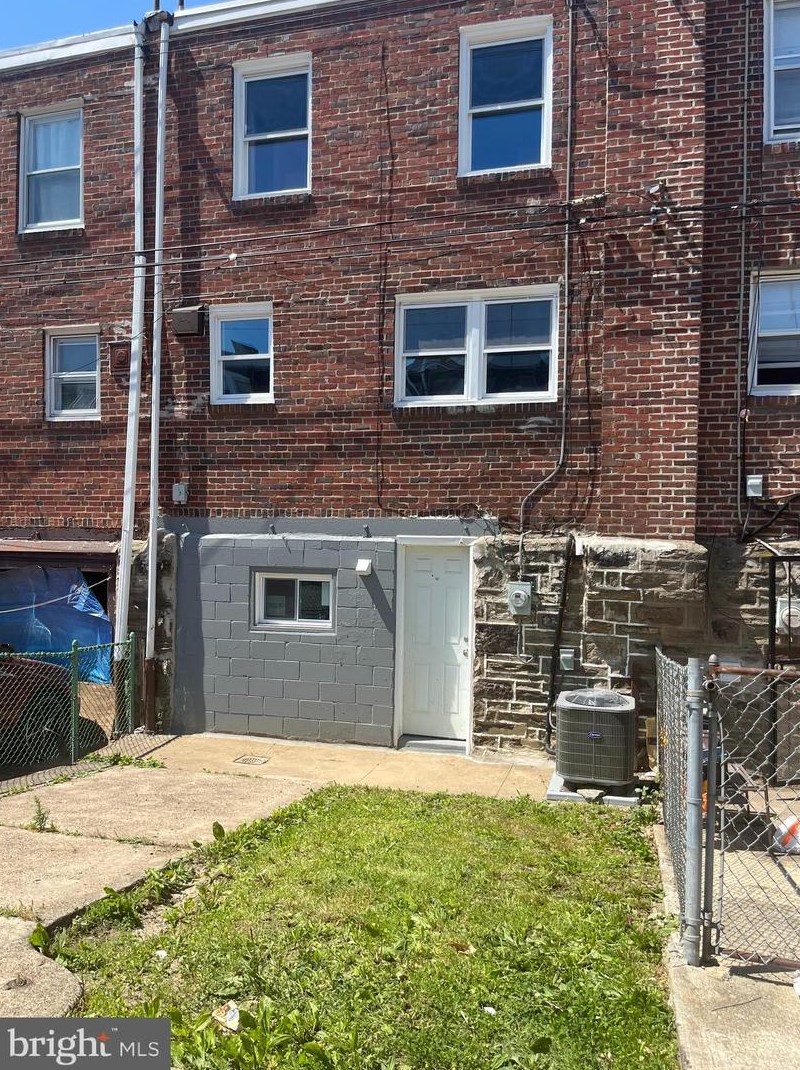 2047 E Sanger St, Philadelphia, PA 19124