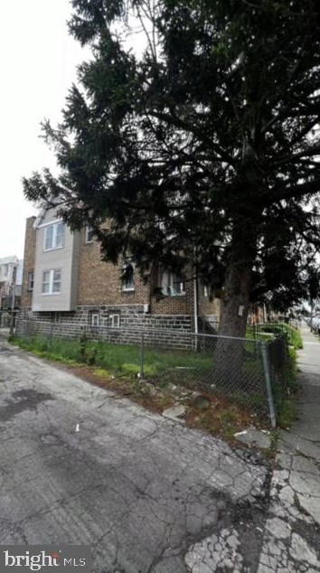 513 Alcott St, Philadelphia, PA 19120-1217