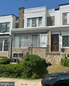 1732 Robinson St, Philadelphia, PA 19151-3927