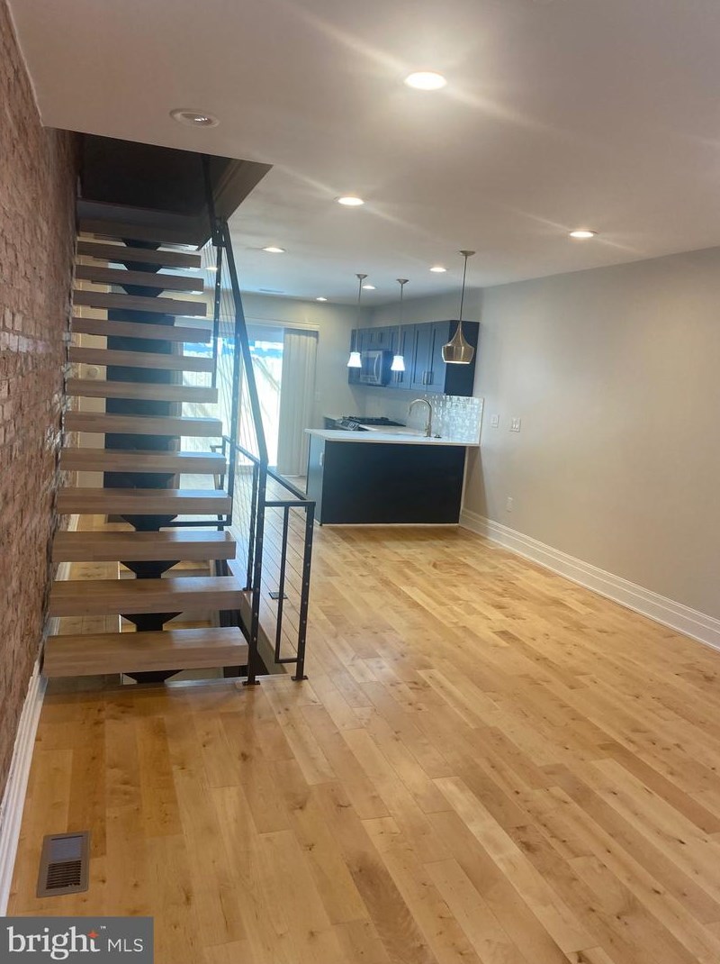 1542 S Woodstock St, Philadelphia, PA 19146