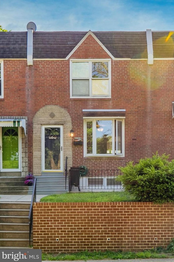 5854 Magdalena St, Philadelphia, PA 19128-1708