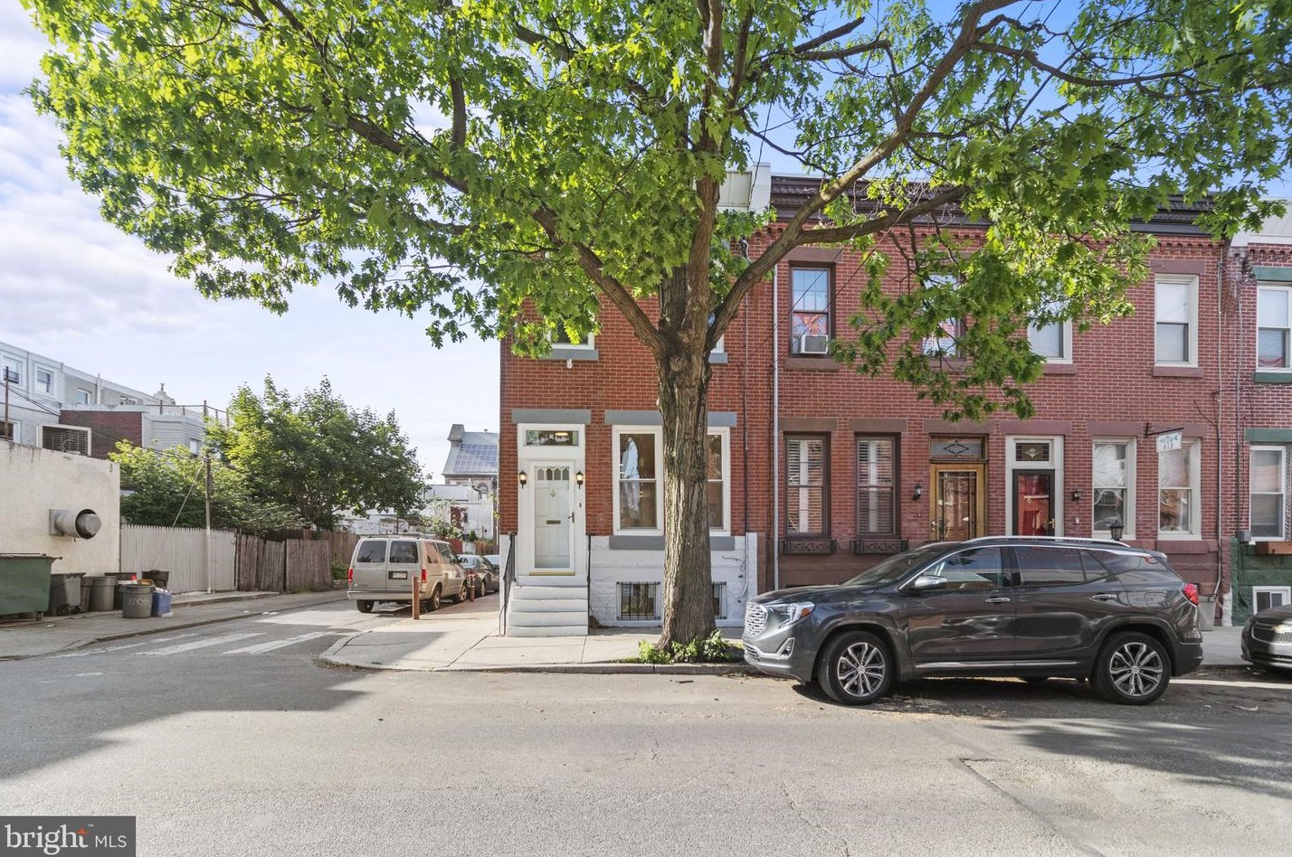 809 Thompson St, Philadelphia PA  19125-3509 exterior