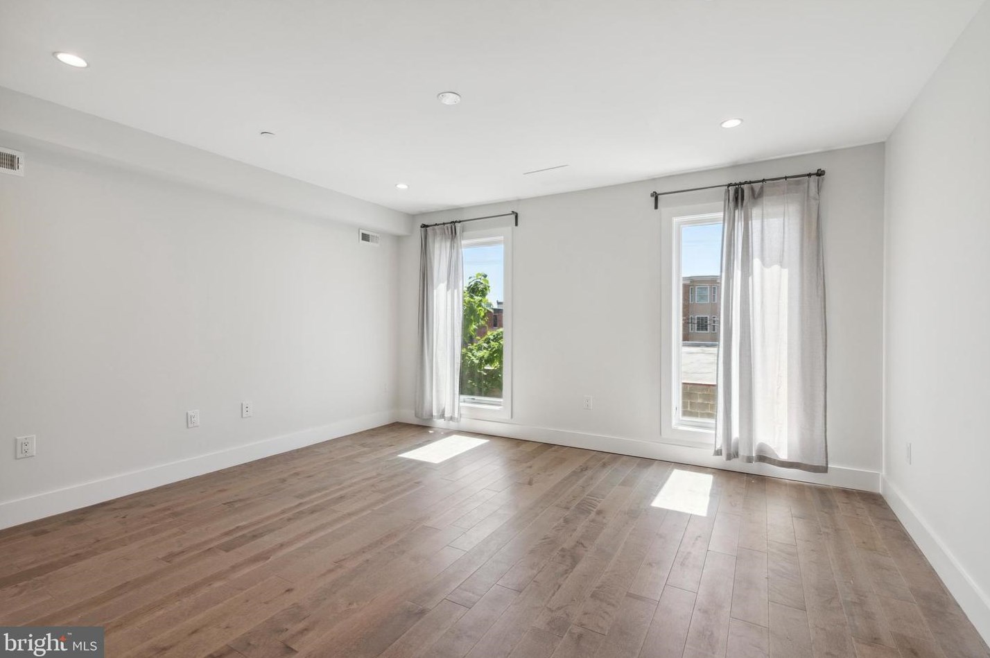 2150 Hazzard St, Philadelphia PA  19125-1710 exterior