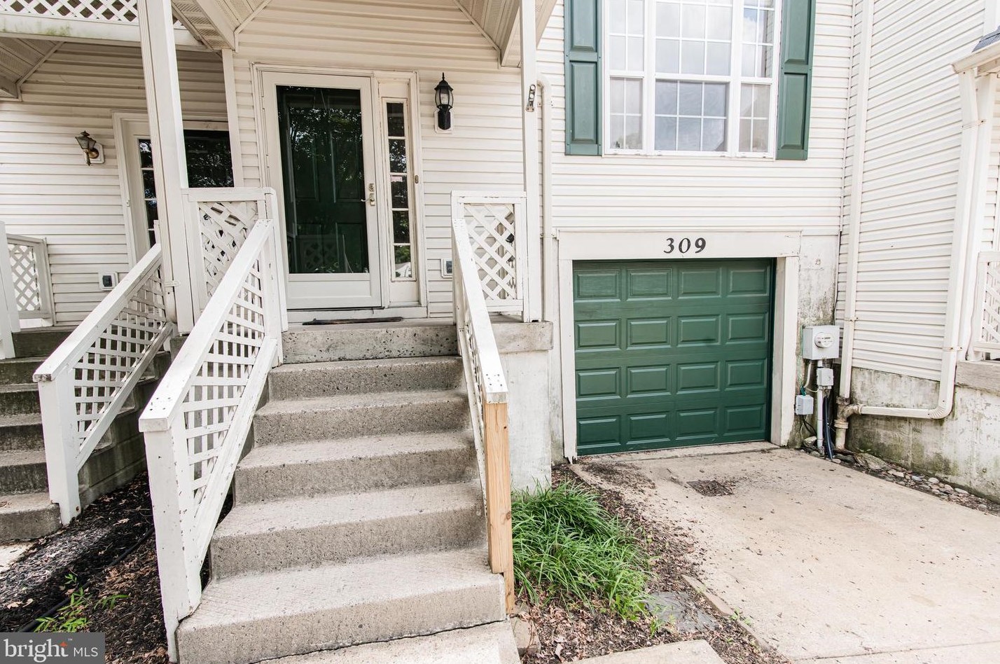 309 Sage Ln, Philadelphia, PA 19128-4556