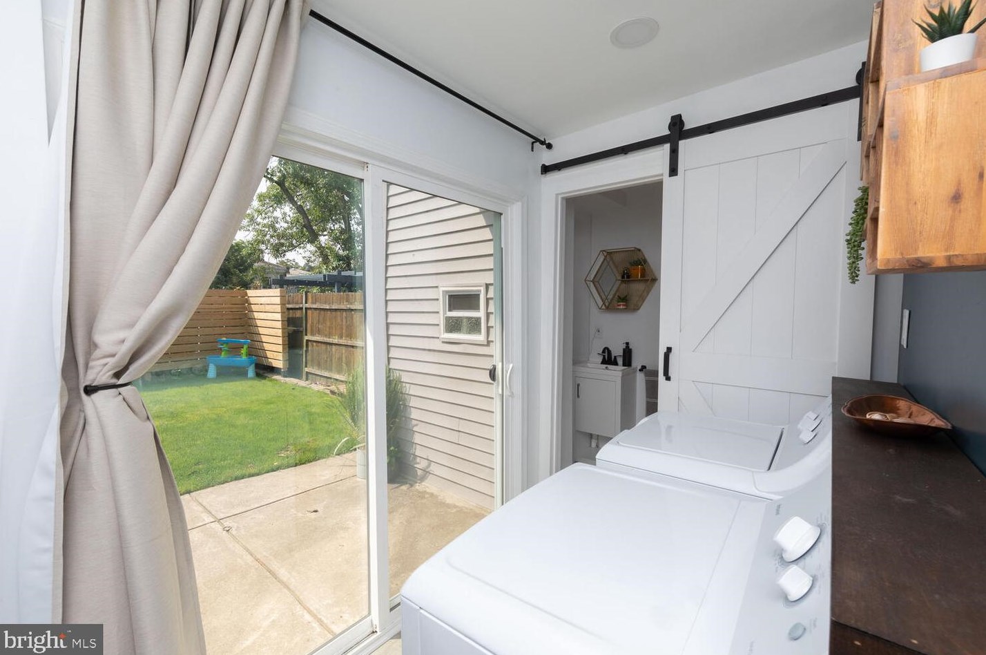 3424 Indian Queen Ln, Philadelphia PA 19129-1520 exterior