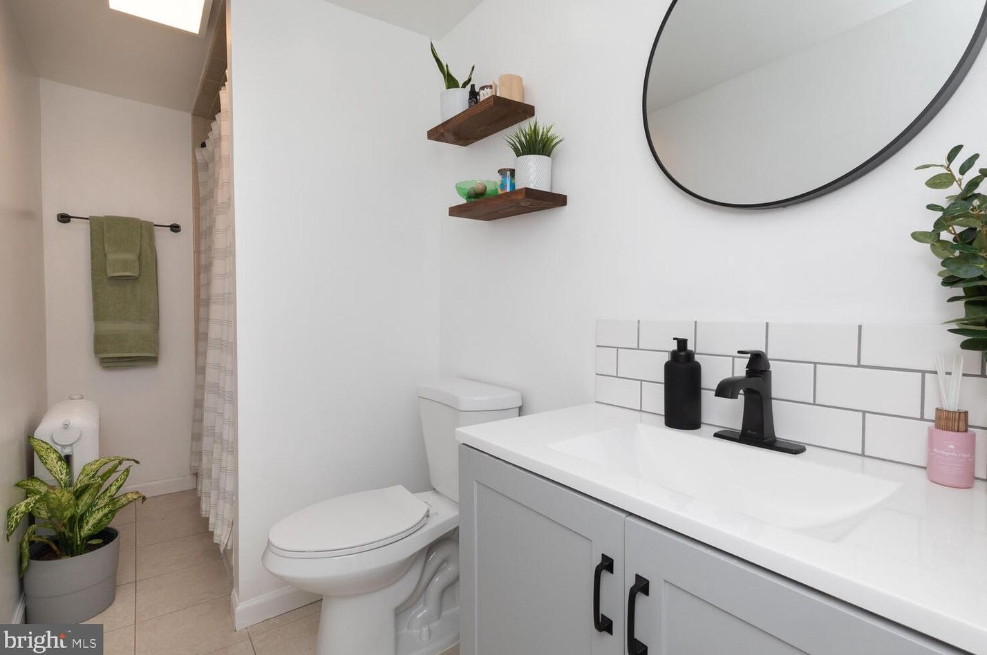 3424 Indian Queen Ln, Philadelphia PA 19129-1520 exterior