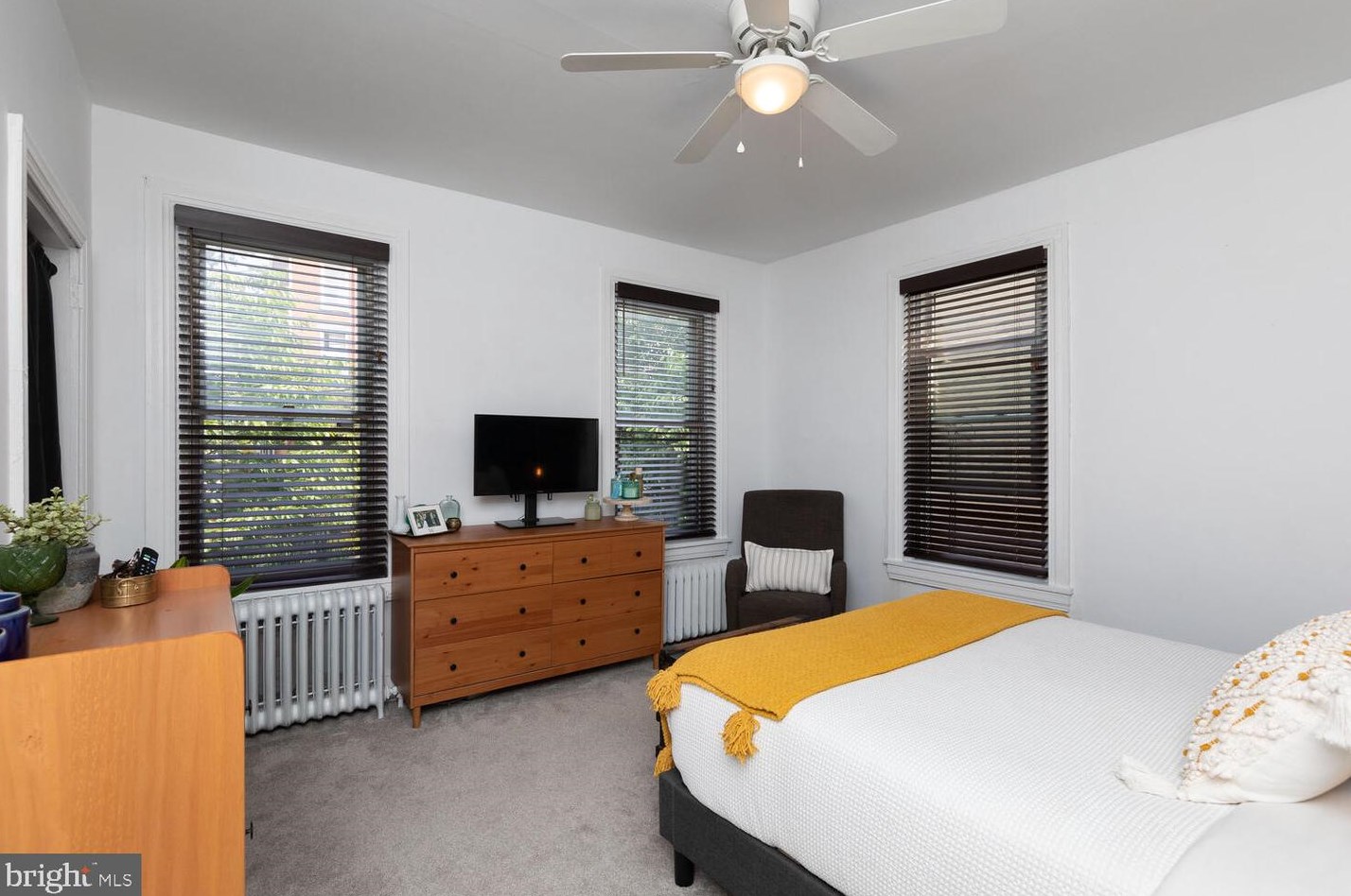 3424 Indian Queen Ln, Philadelphia PA 19129-1520 exterior