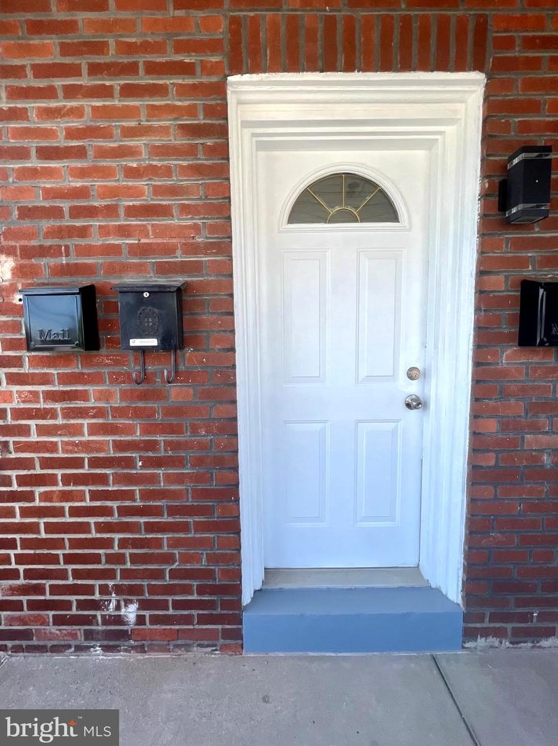 598 Alcott St, Philadelphia PA  19120-1236 exterior