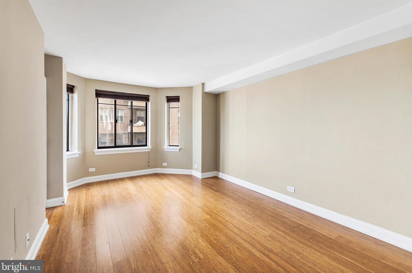 222 W Rittenhouse Square #1004, Philadelphia, PA 19103