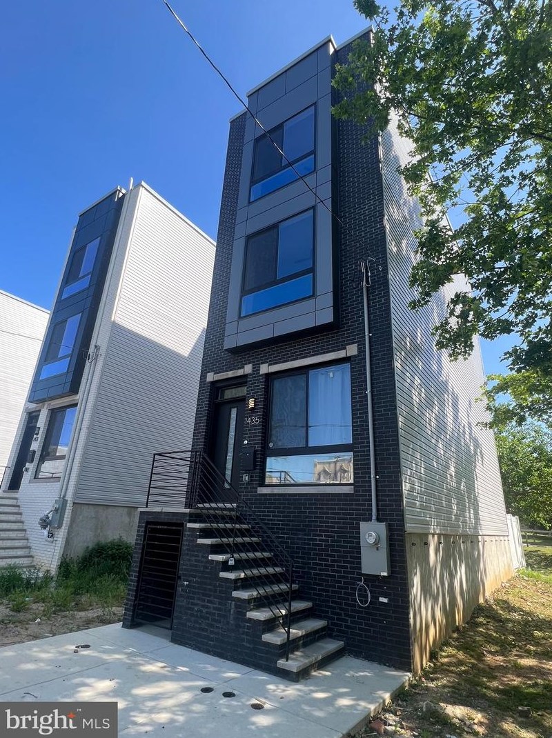 1435 S Hanson St, Philadelphia, PA 19143