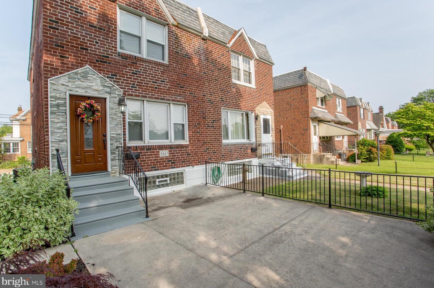 5843 Henry Ave, Philadelphia, PA 19128-1743