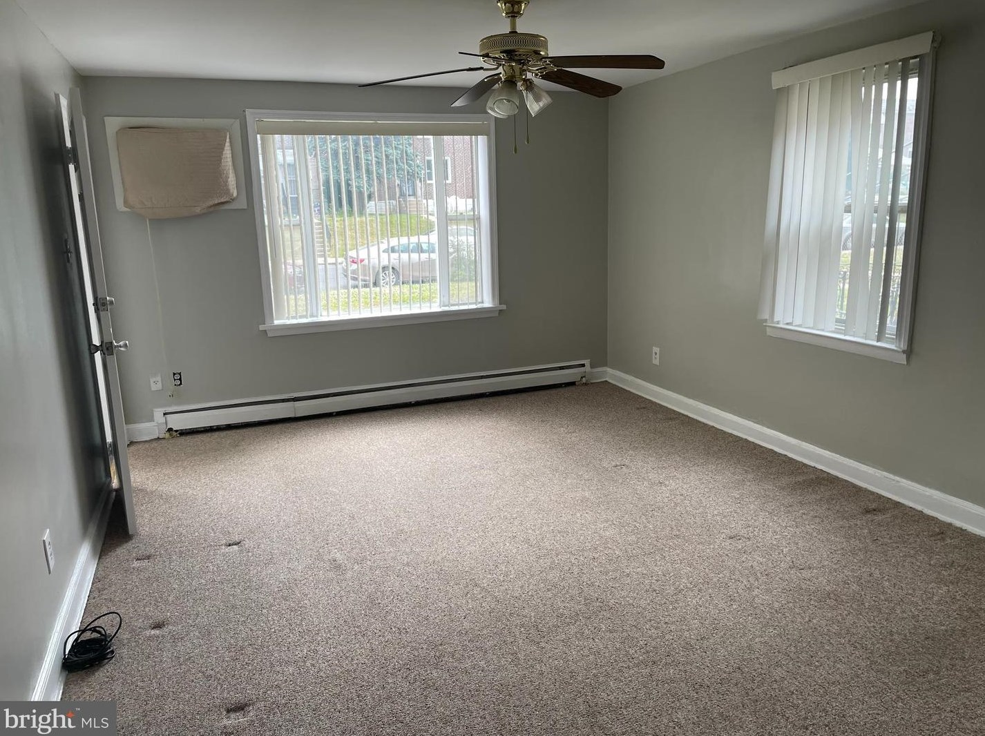 7537 Sherwood Rd, Philadelphia, PA 19151-2120