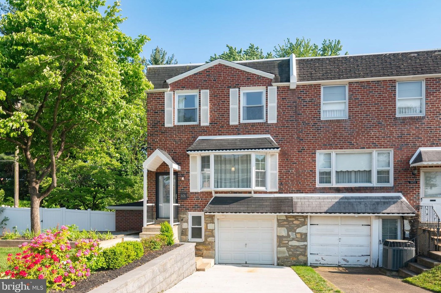 3676 Salina Rd, Philadelphia, PA 19154-2615