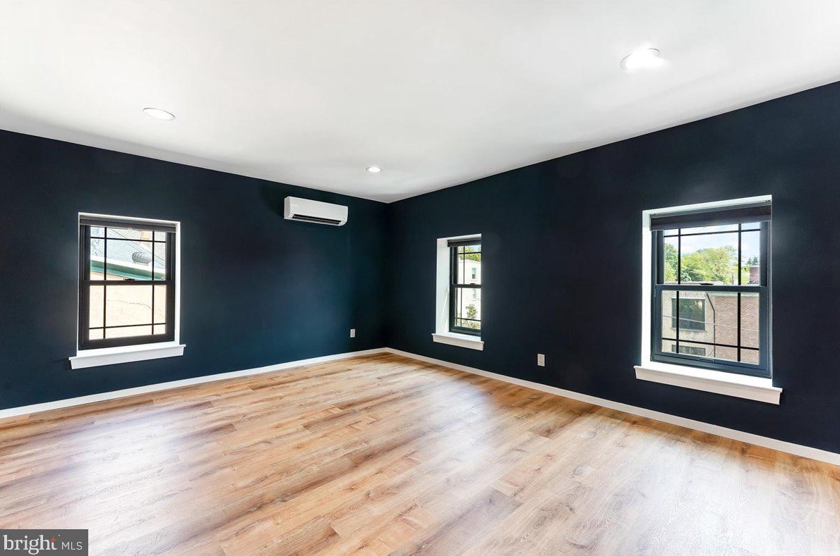 4114 Pechin St, Philadelphia PA  19128-3514 exterior
