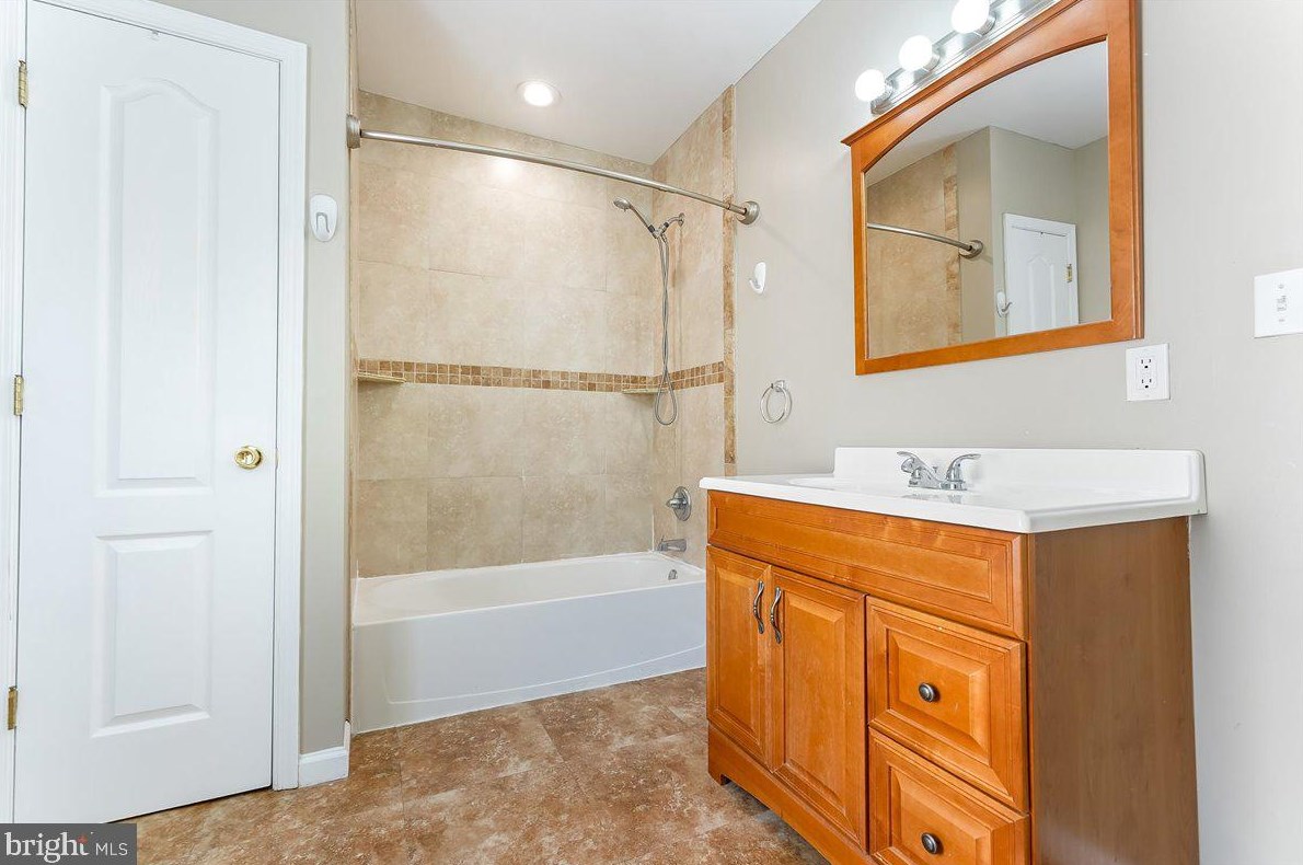 4114 Pechin St, Philadelphia PA  19128-3514 exterior