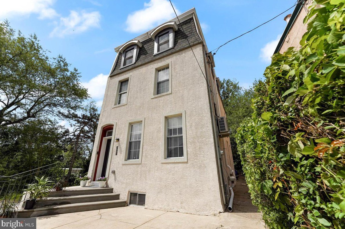 4114 Pechin St, Philadelphia PA  19128-3514 exterior