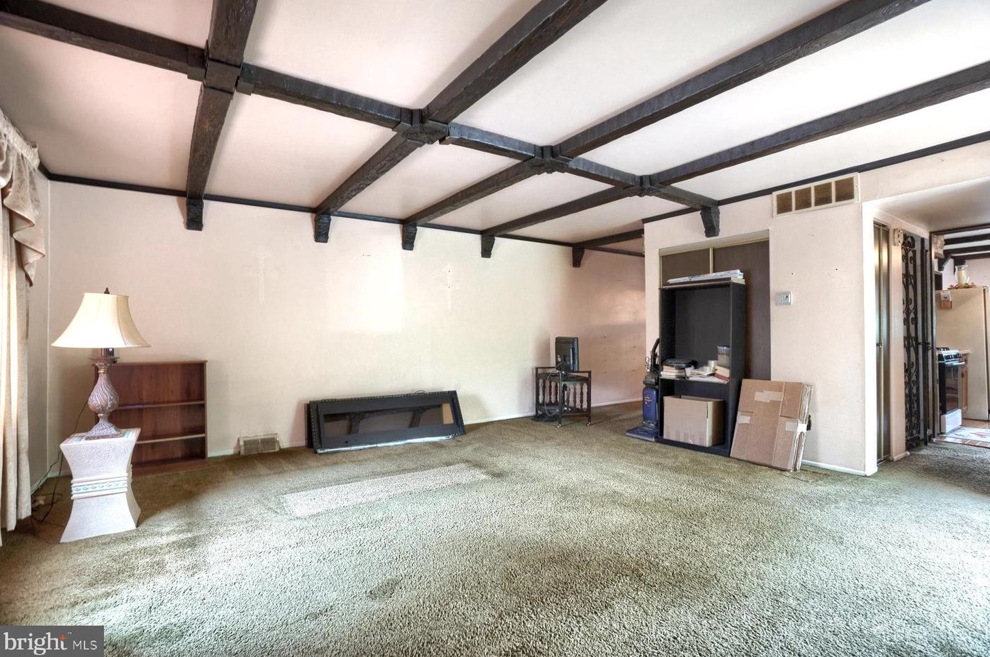 13001 Trina Dr, Philadelphia, PA 19116-1813