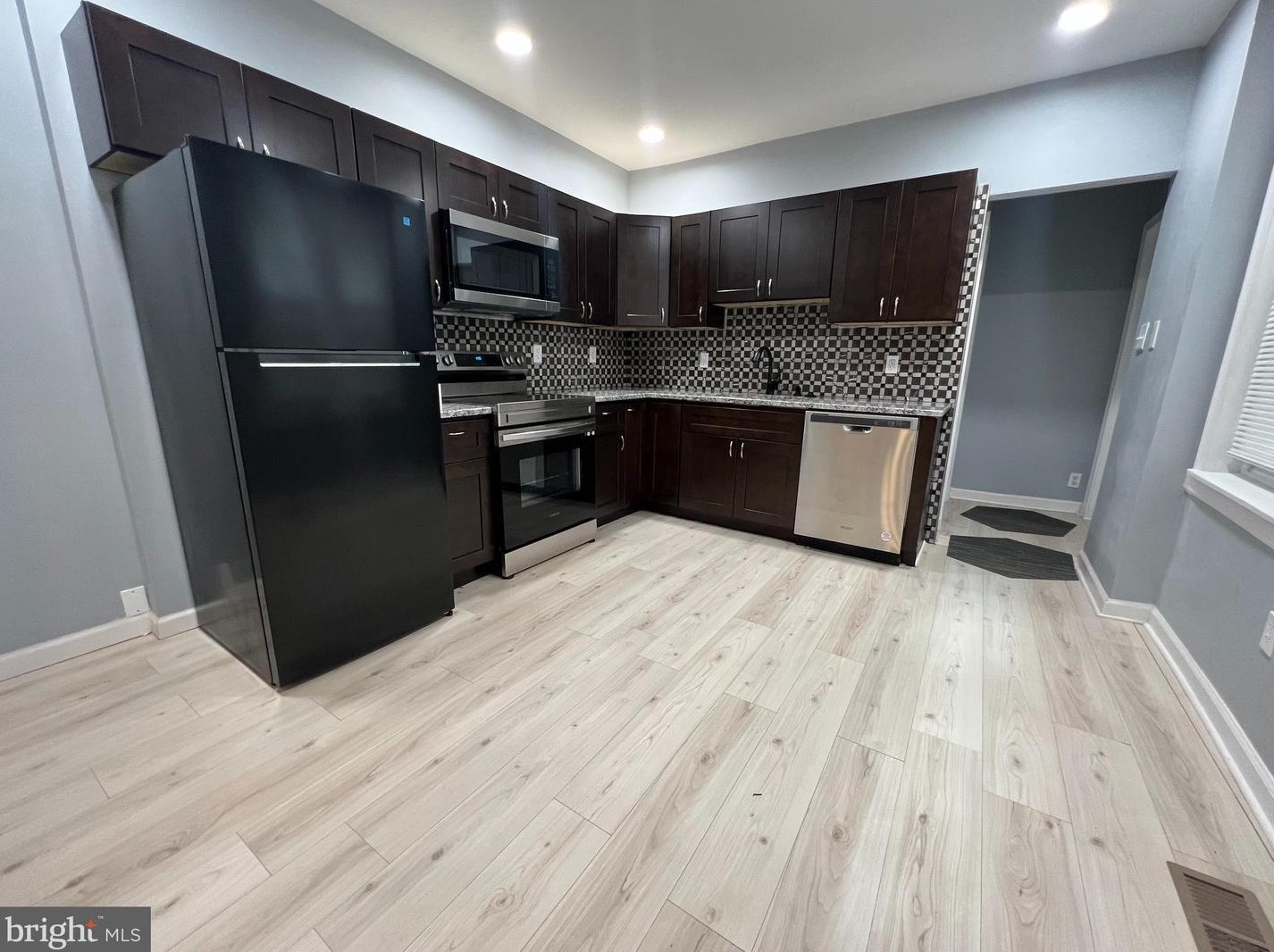 1311 Divinity St, Philadelphia PA  19143-5126 exterior