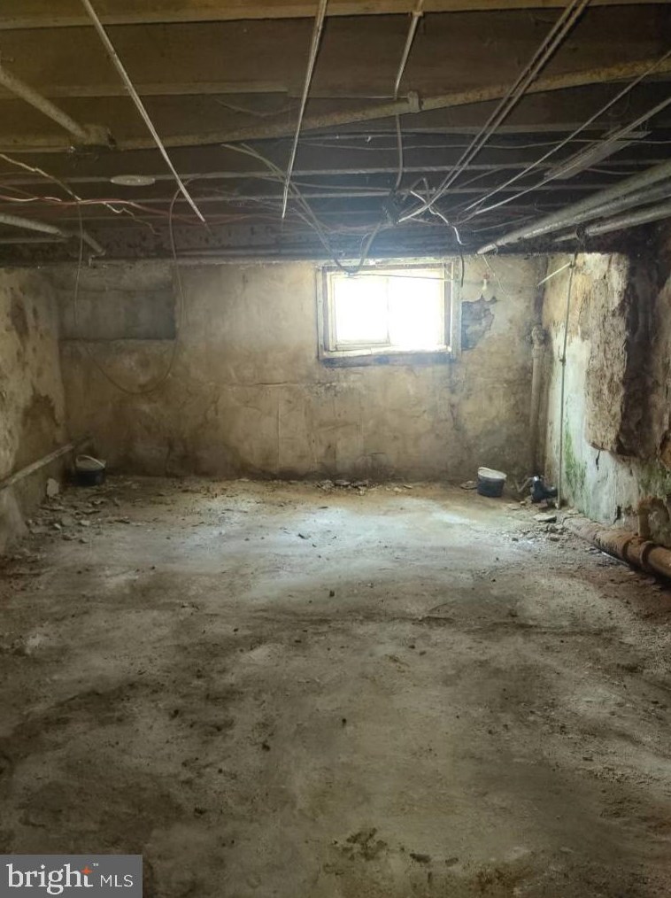 637 Thayer St, Philadelphia PA  19134-1825 exterior