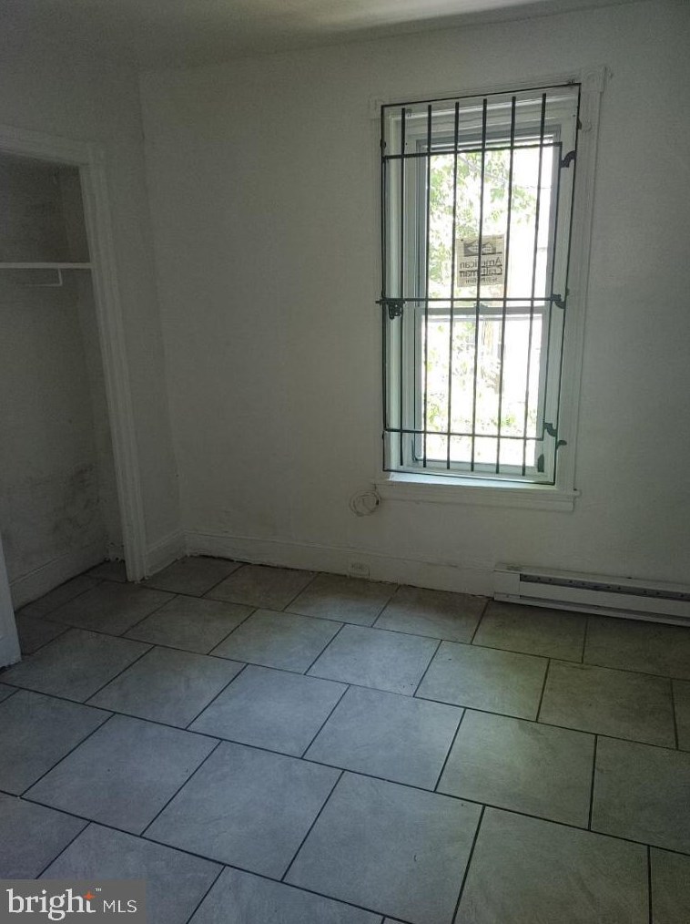 637 Thayer St, Philadelphia PA  19134-1825 exterior