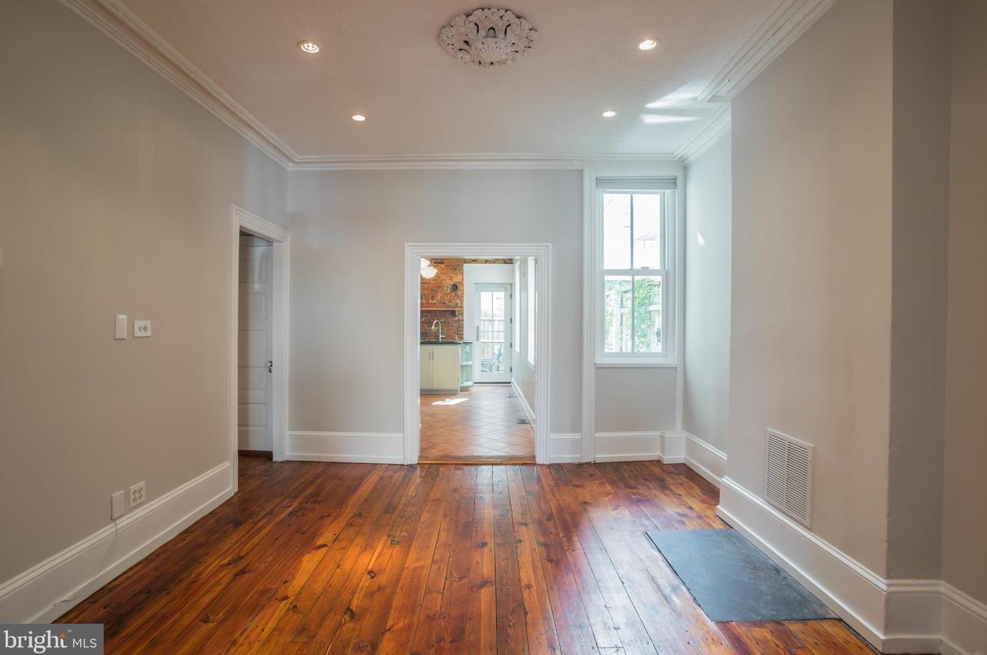 1928 Catharine St, Philadelphia, PA 19146