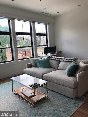 620 N Front St #3r, Philadelphia, PA 19123