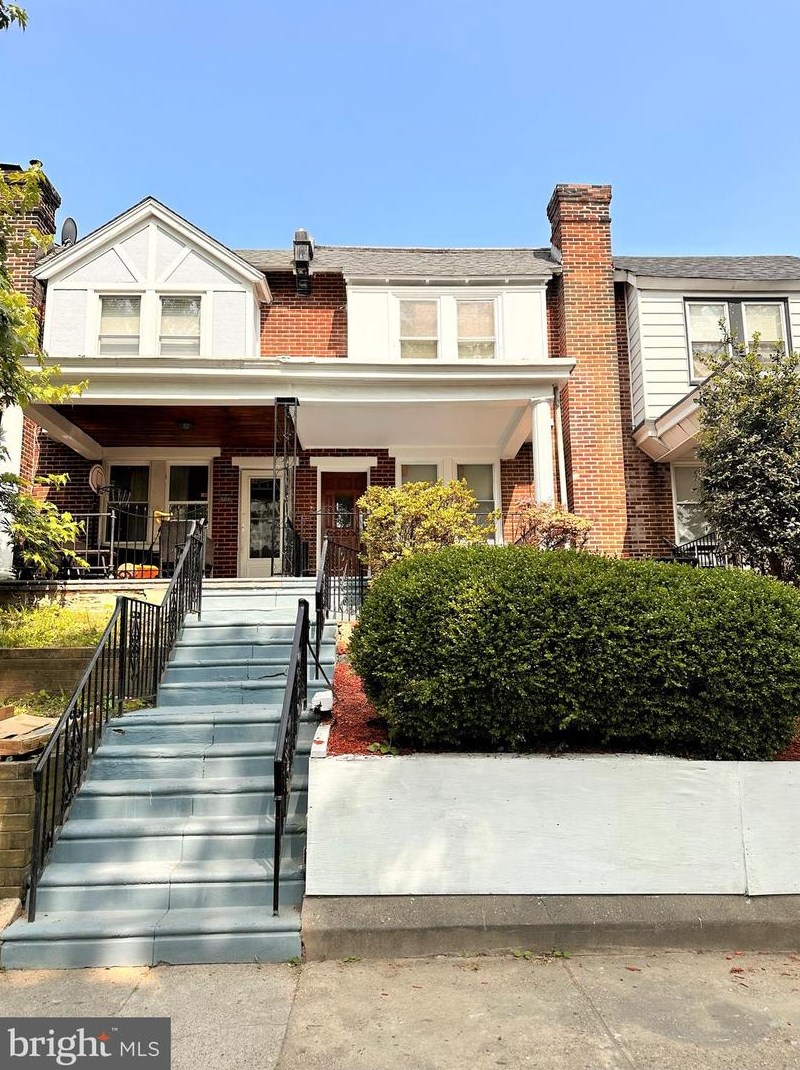 5226 Akron St, Philadelphia, PA 19124-1913