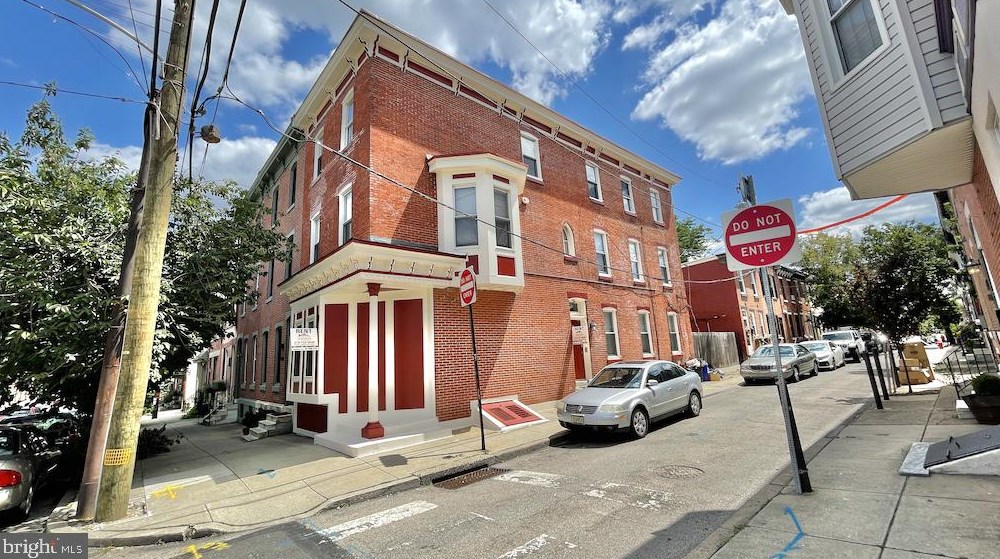 2528 Poplar St #2, Philadelphia, PA 19130
